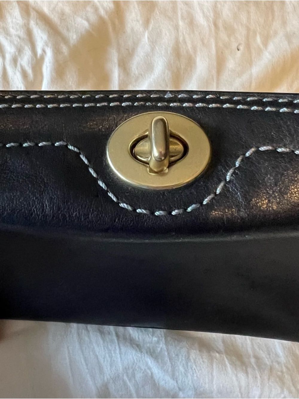 Coach Vintage Mini Turnlock Wristlet - Picture 3 of 16